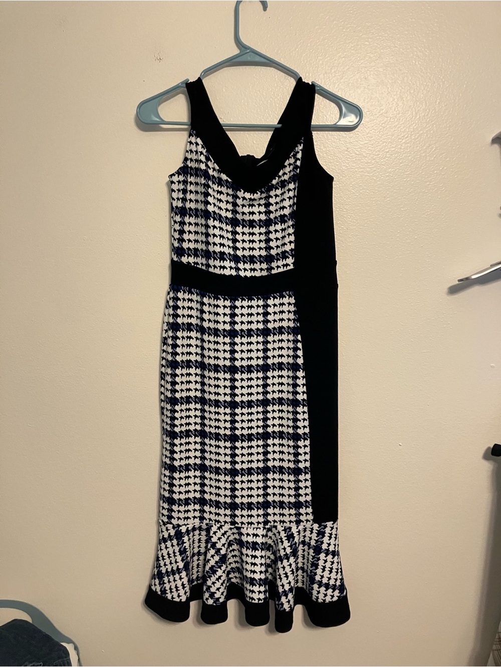 Black & White Houndstooth Sleeveless Midi Dress